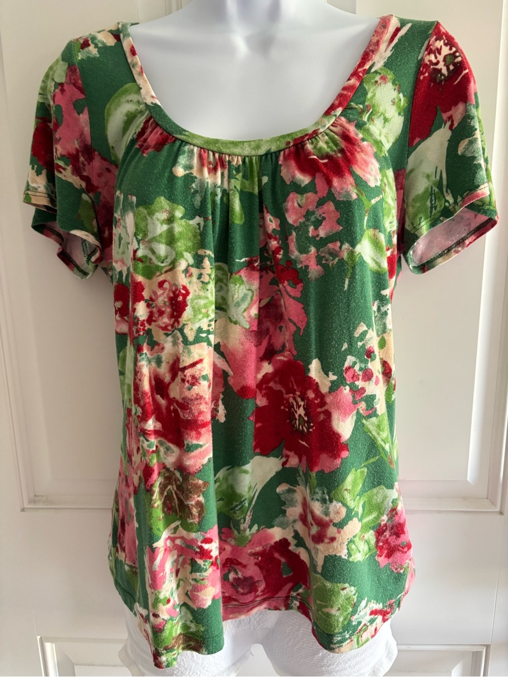 Talbots Green Floral Scoop Neck Short Sleeve Top with Pink & Red Blooms